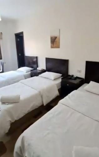 TRIPLE ROOM ALWALEED