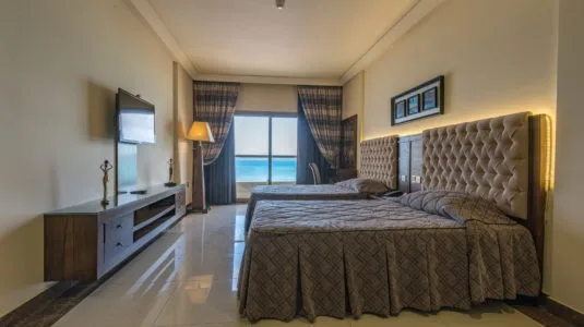 EXECUTIVE SUITE GOLDEN