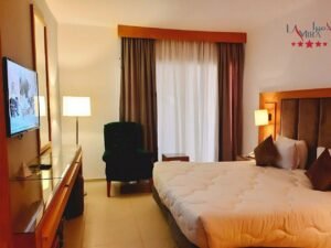 EXECUTIVE SUITE LAMIRA