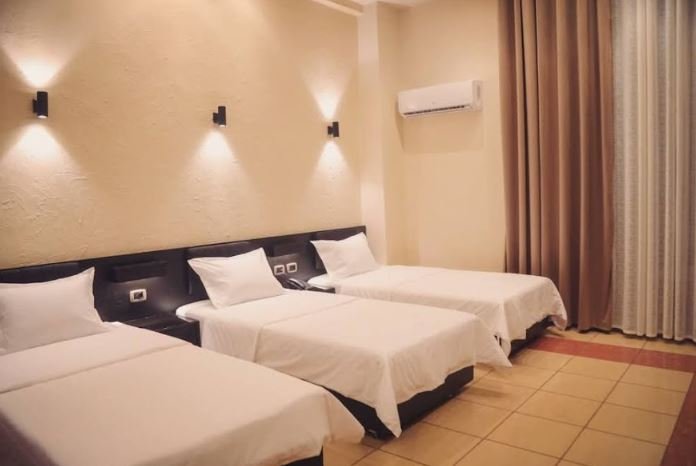 TRIPLE ROOM AMBASSADORS